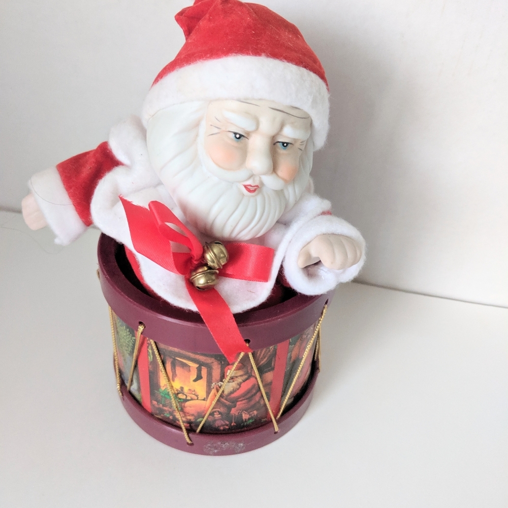Animated Vintage Santa Music Box Brahms Lullaby